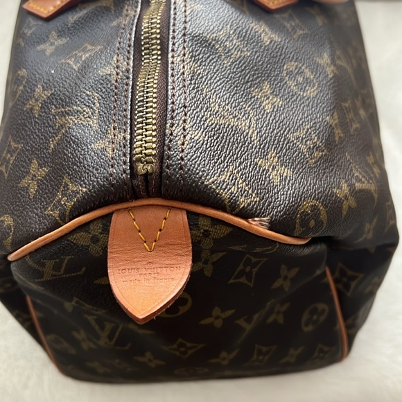 Authentic Louis Vuitton Monogram Speedy 40 Handbag with lock and keys - Picture 4 of 12